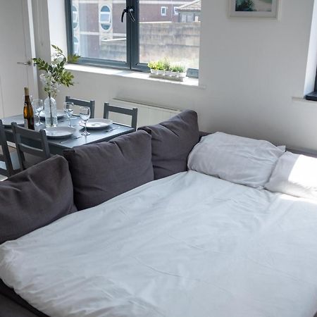 Modern One Bedroom Apartment In Town Centre & 4 Min To The Beach Bournemouth Exterior photo