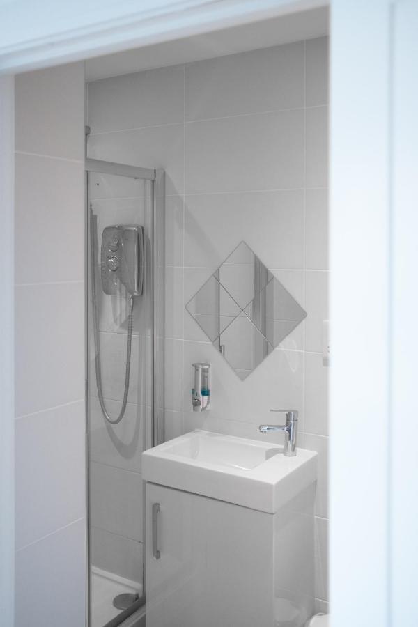 Modern One Bedroom Apartment In Town Centre & 4 Min To The Beach Bournemouth Exterior photo
